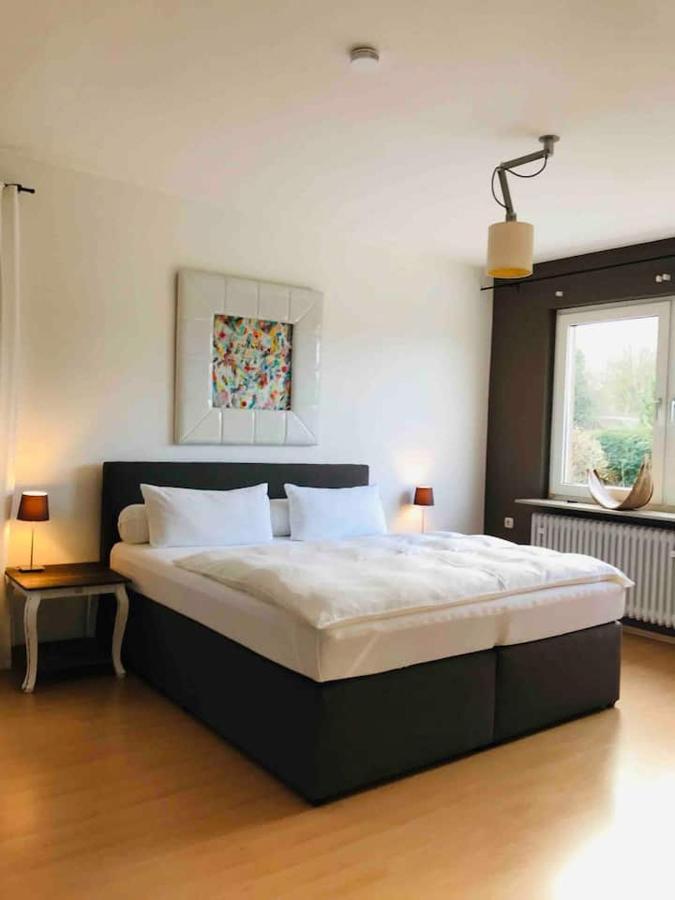 Schoene Grosse Wohnung 2 Schlafzimmer Bis 6 Pax Naehe Stadion Signal Iduna Dortmund Buitenkant foto